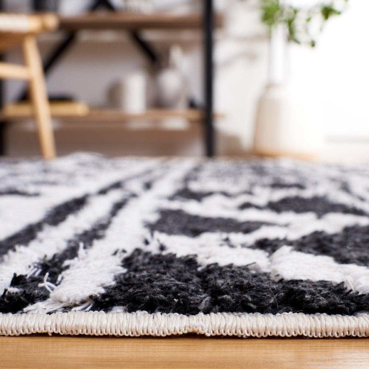 Safavieh Augustine Agt847Z Black/Ivory Rug.