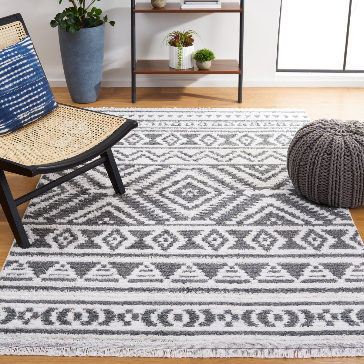 Safavieh Augustine Agt849F Grey/Ivory Rug.