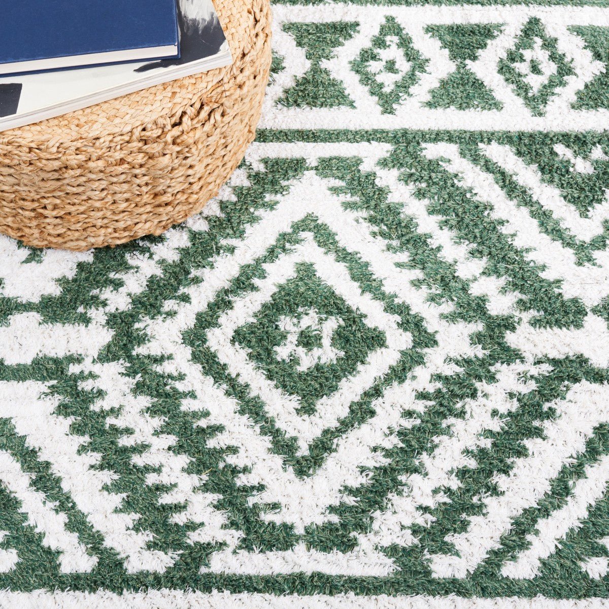 Safavieh Augustine Agt849Y Green/Ivory Rug.