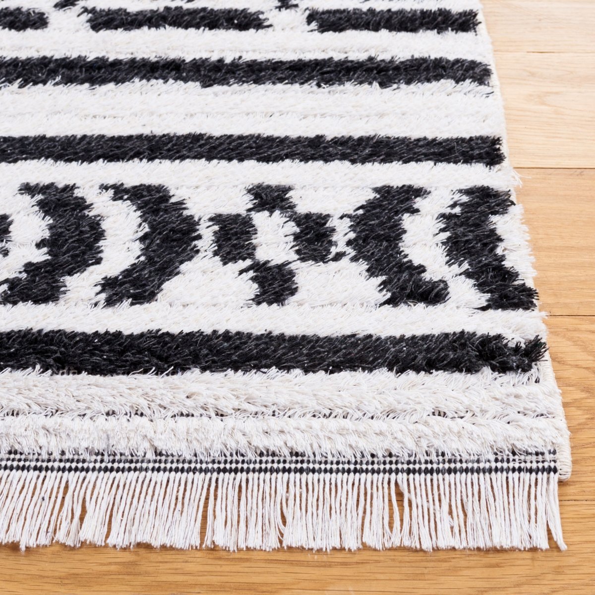 Safavieh Augustine Agt849Z Black/Ivory Rug.