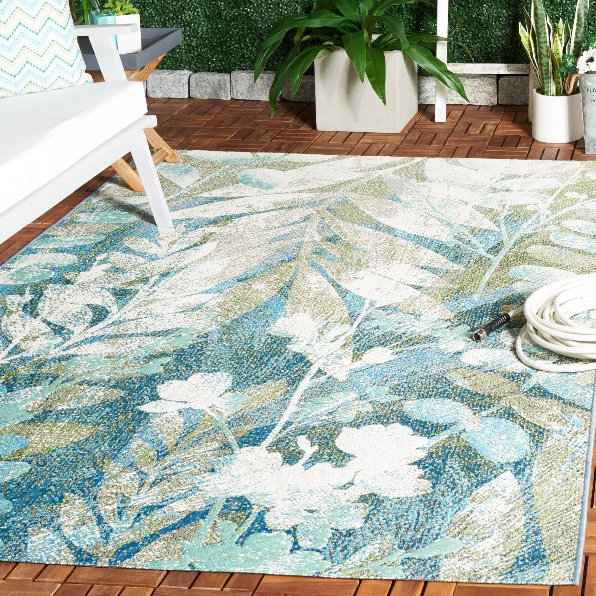 Safavieh Barbados Bar541K Blue Green/Ivory Rug.