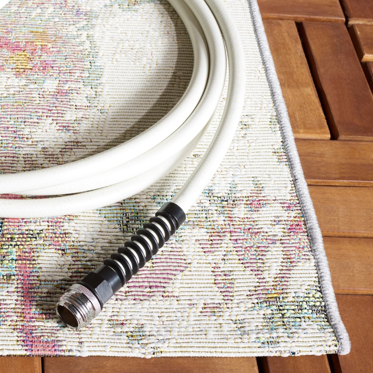 Safavieh Barbados Bar544Y Green Ivory/Black Rust Rug.