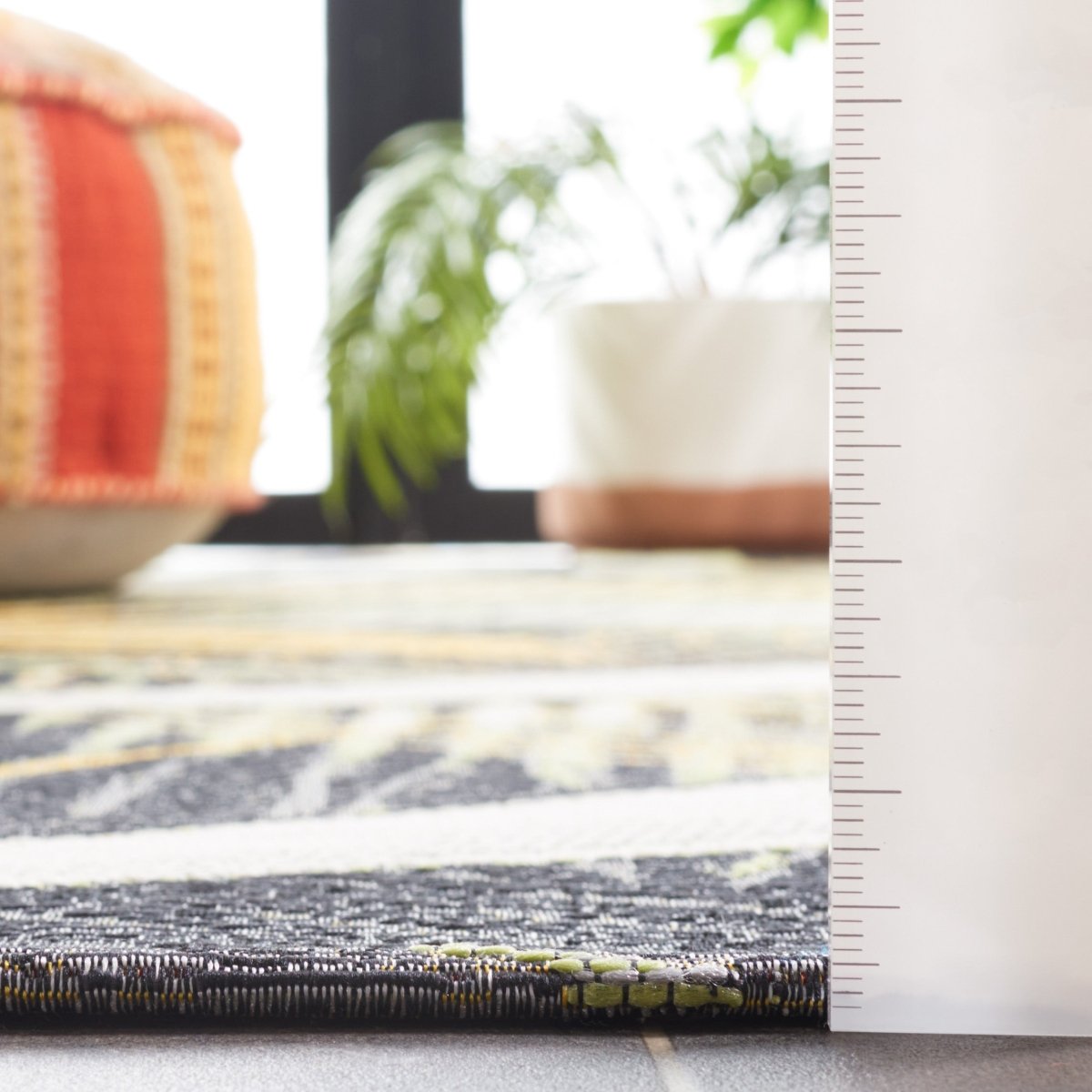 Safavieh Barbados Bar549Z Black Green/Gold Rug.