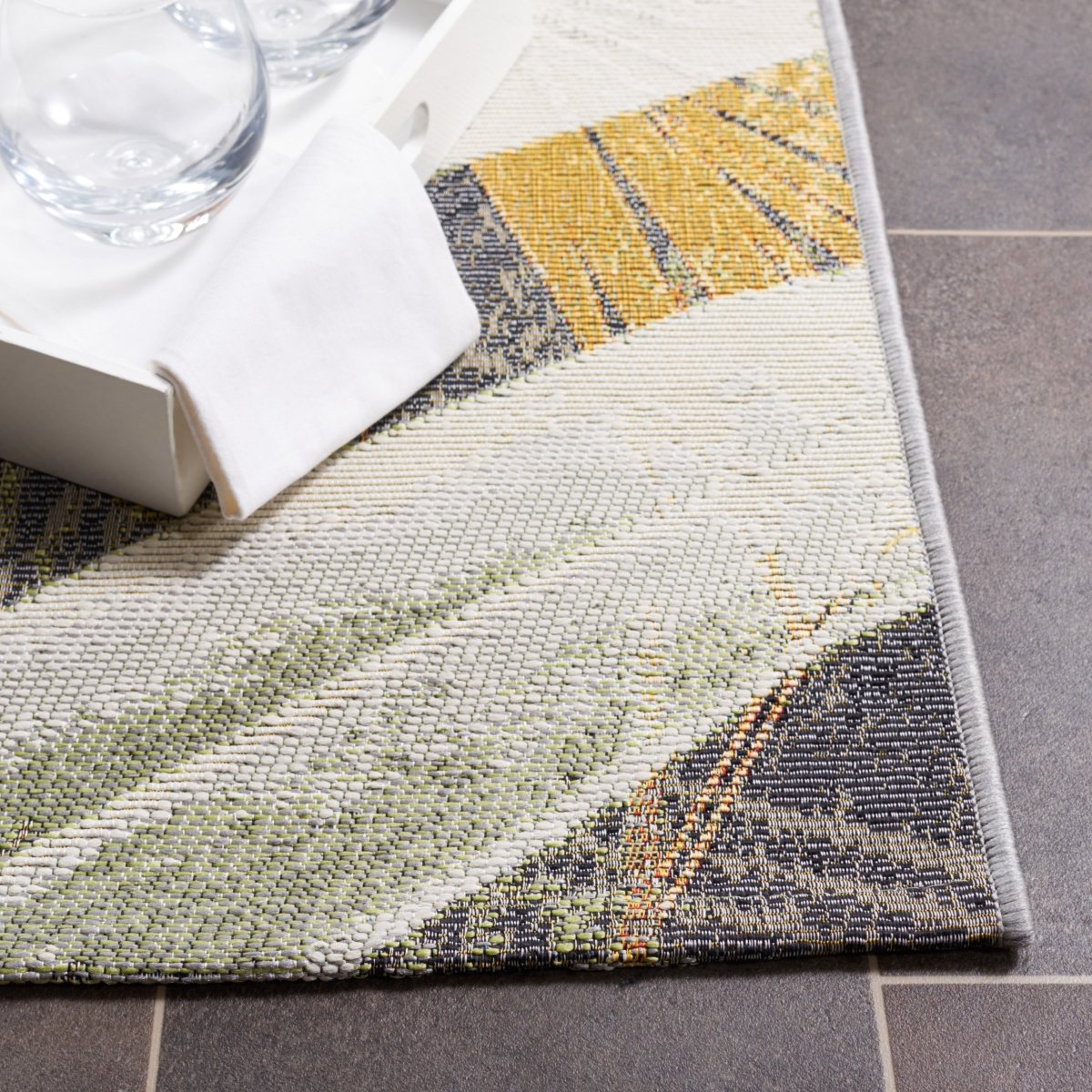 Safavieh Barbados Bar549Z Black Green/Gold Rug.