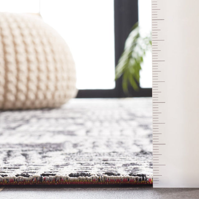 Safavieh Barbados Bar557Z Black/Ivory Rug.