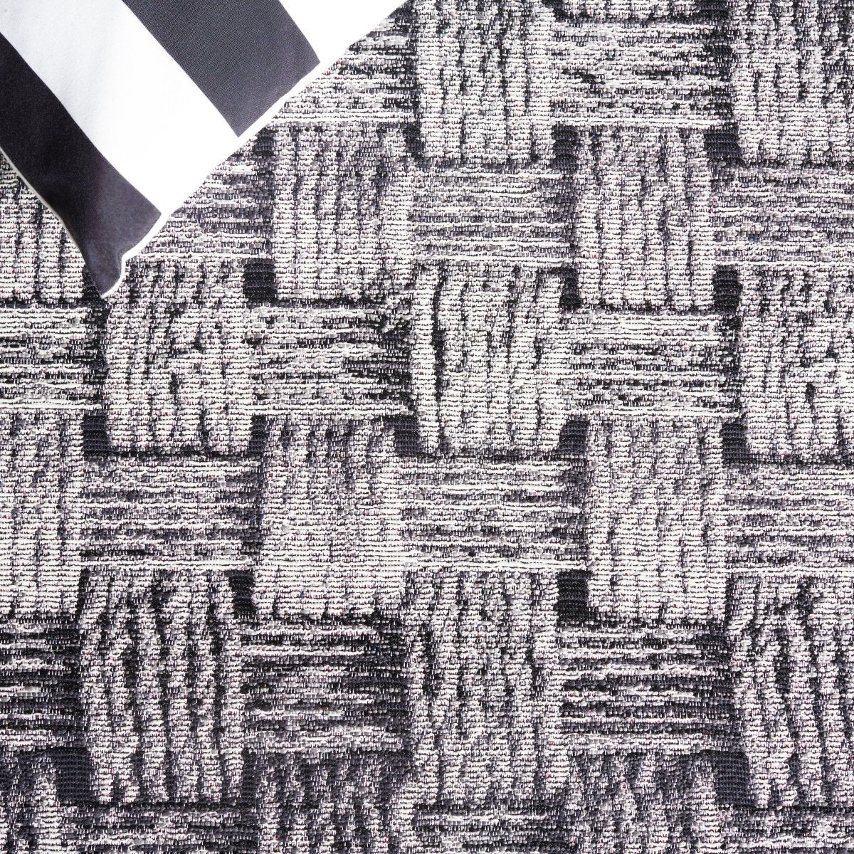 Safavieh Barbados Bar557Z Black/Ivory Rug.