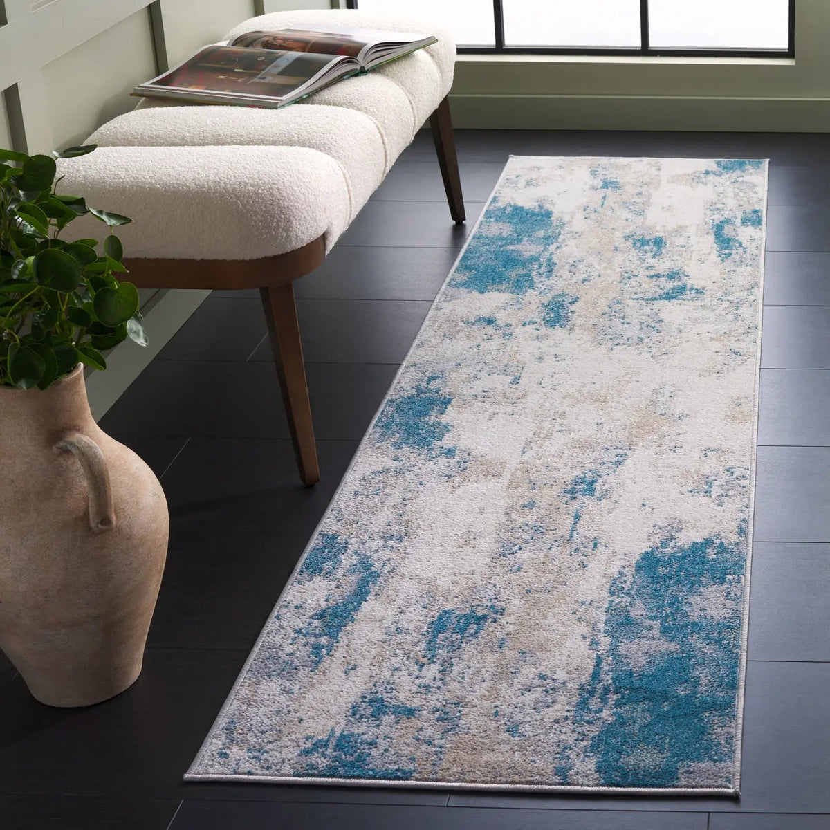 Safavieh Bayside 2'-2" x 8'-0" Rug in Blue / Grey