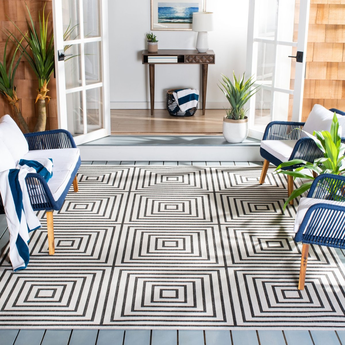 Safavieh Beach House Bhs123A Light Grey/Charcoal Rug.