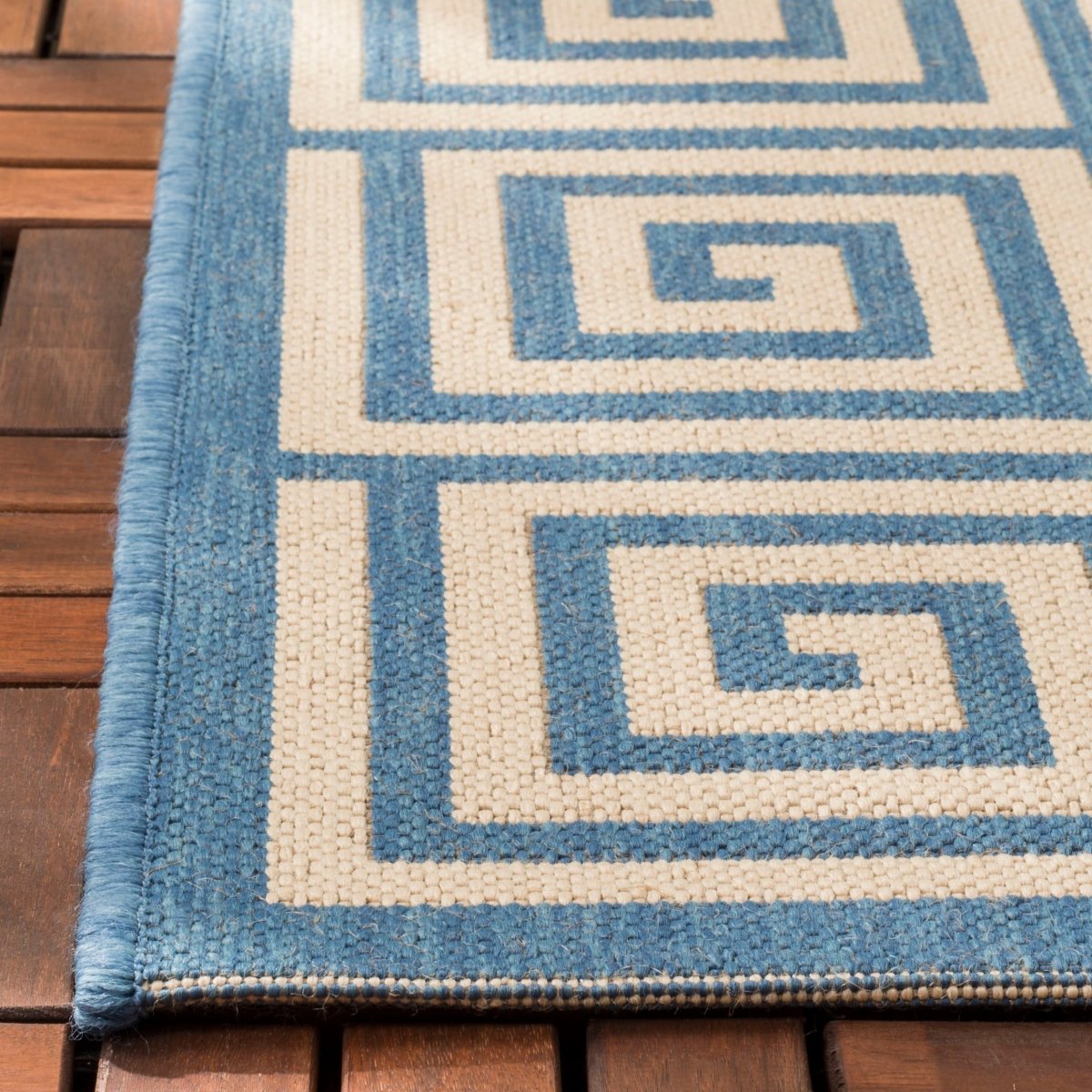 Safavieh Beach House Bhs129N Cream/Blue Rugs.