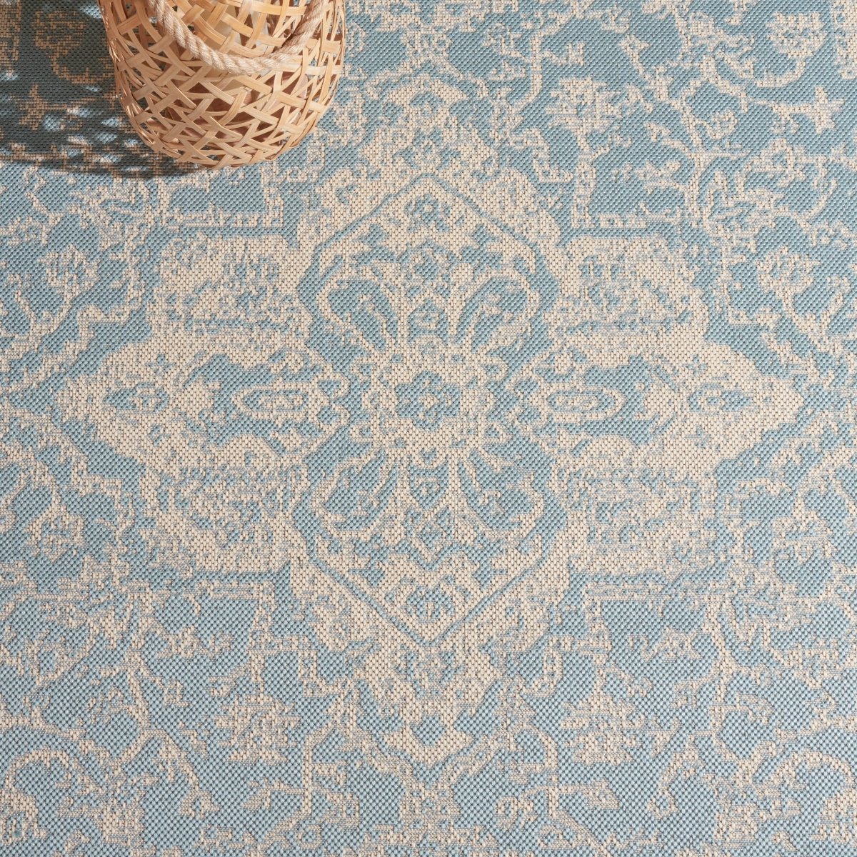 Safavieh Beach House Bhs137K Aqua/Cream Rugs.