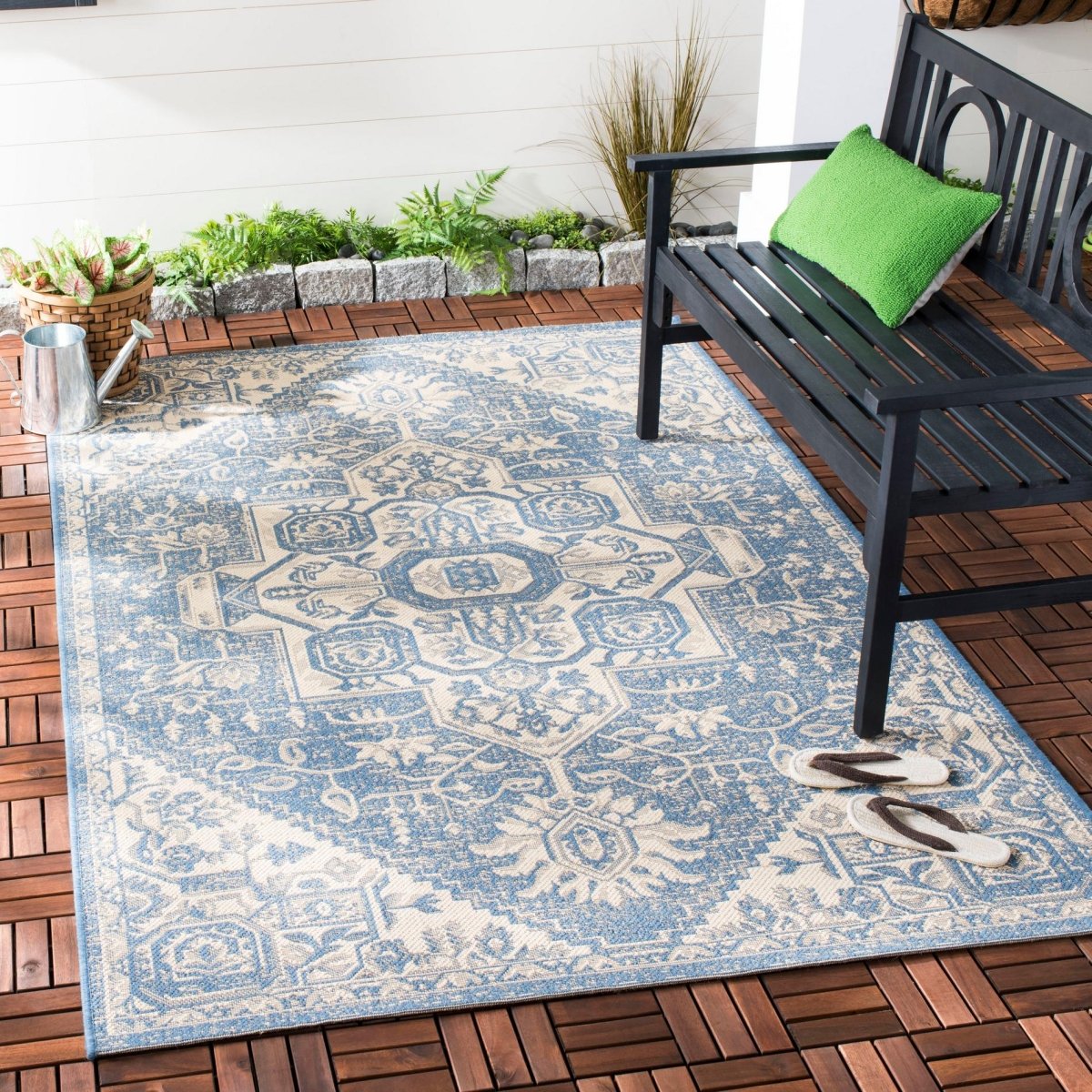 Safavieh Beach House Bhs138N Cream/Blue Rugs.
