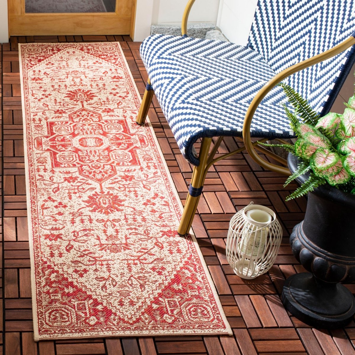 Safavieh Beach House Bhs138Q Red/Creme Rugs.