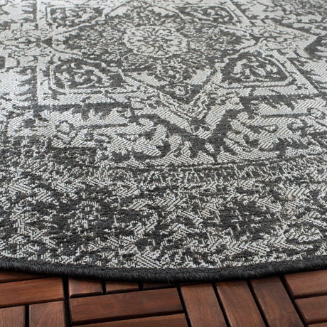 Safavieh Beach House Bhs139A Light Grey/Charcoal Rug.