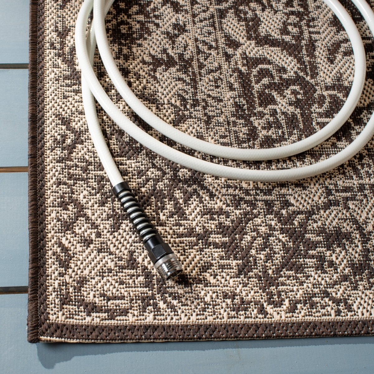 Safavieh Beach House Bhs139U Creme/Brown Rug.