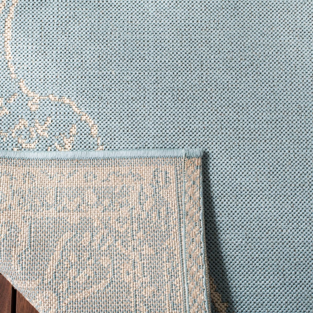 Safavieh Beach House Bhs180L Cream/Aqua Rugs.