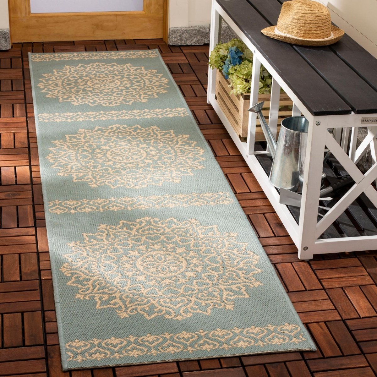 Safavieh Beach House Bhs183L Cream/Aqua Rugs.