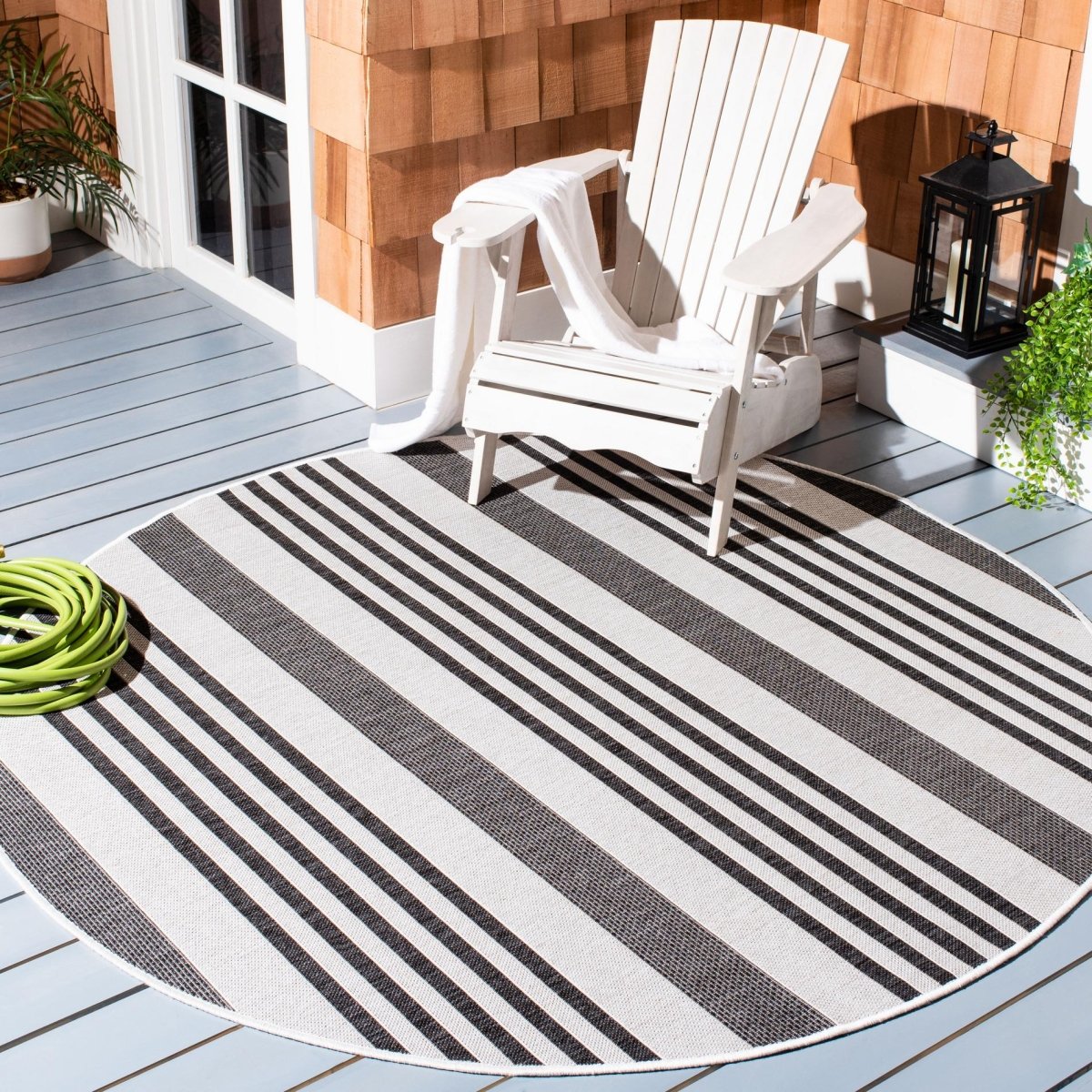 Safavieh Beach House Bhs222F Light Grey/Charcoal Rugs.