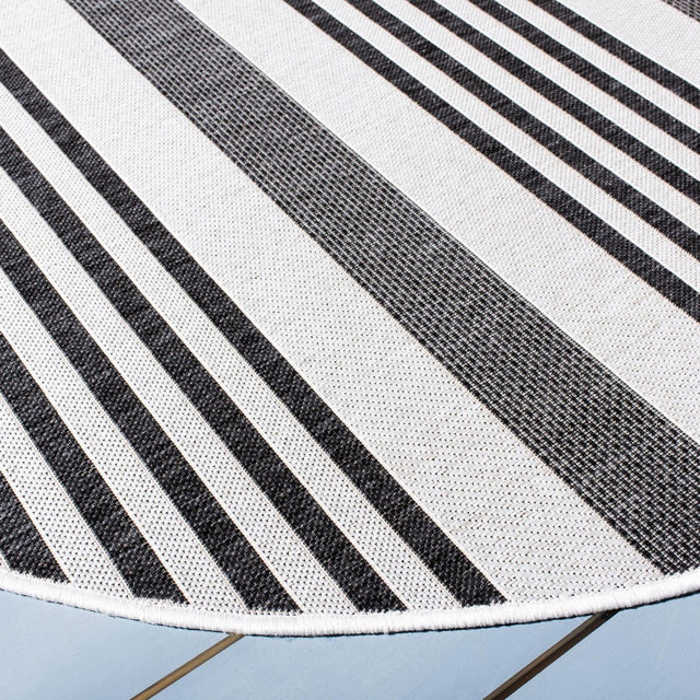 Safavieh Beach House Bhs222F Light Grey/Charcoal Rugs.