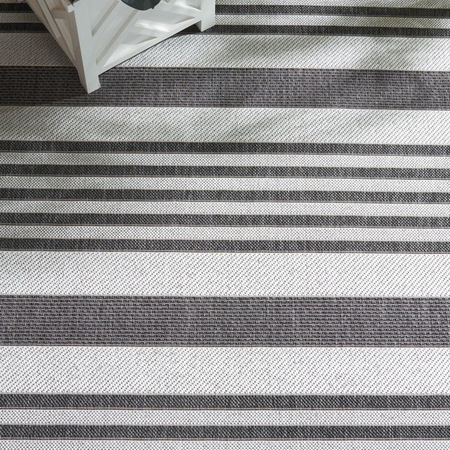 Safavieh Beach House Bhs222F Light Grey/Charcoal Rugs.