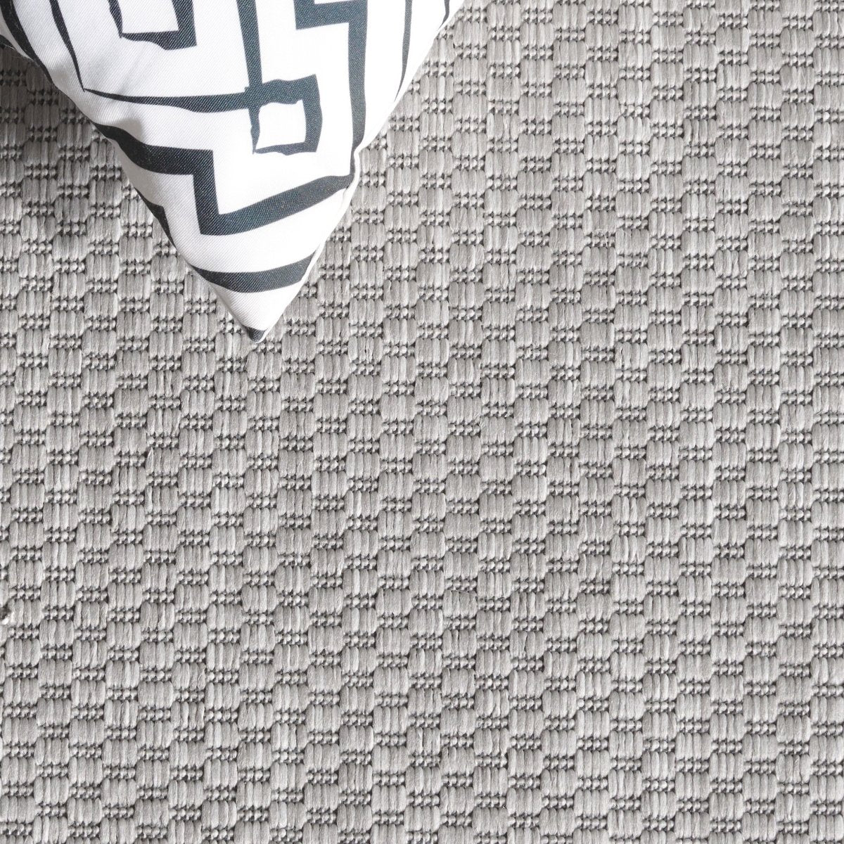 Safavieh Beach House Bhs260F Grey Rug.