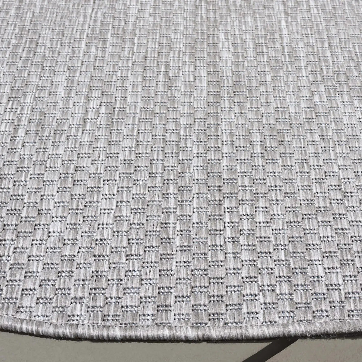 Safavieh Beach House 6'-7" x 6'-7" Rug in Grey