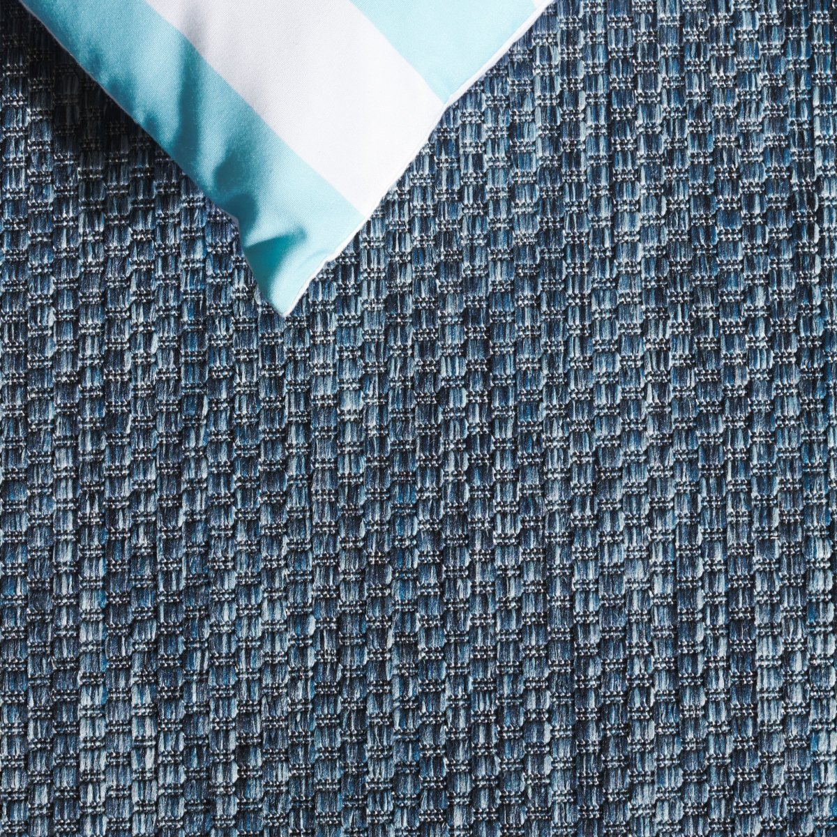 Safavieh Beach House Bhs260N Navy Rug.