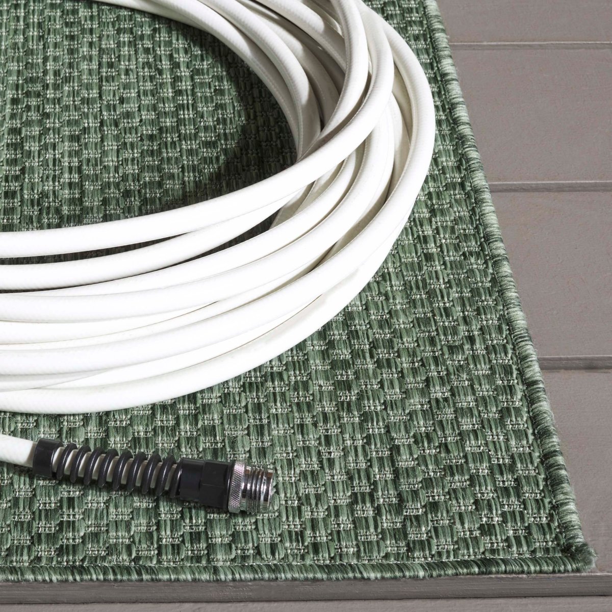 Safavieh Beach House Bhs260Y Green Rug.