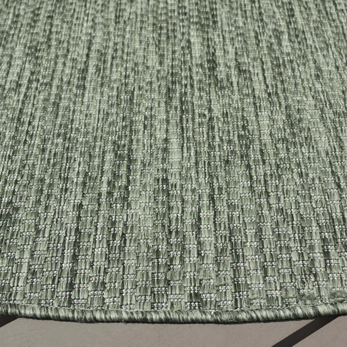 Safavieh Beach House 6'-7" x 6'-7" Rug in Green