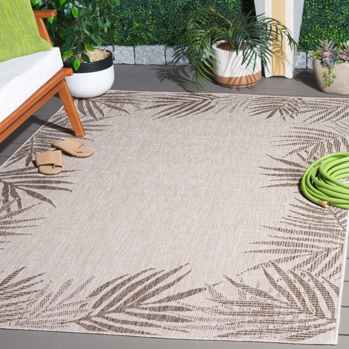 Safavieh Beach House Bhs262B Beige/Brown Rug.