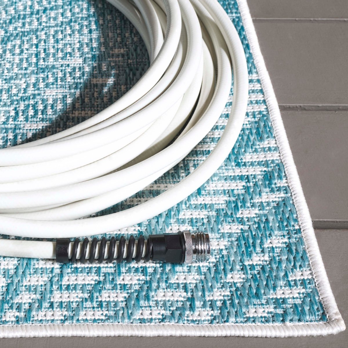 Safavieh Beach House Bhs264J Aqua/Ivory Rug.