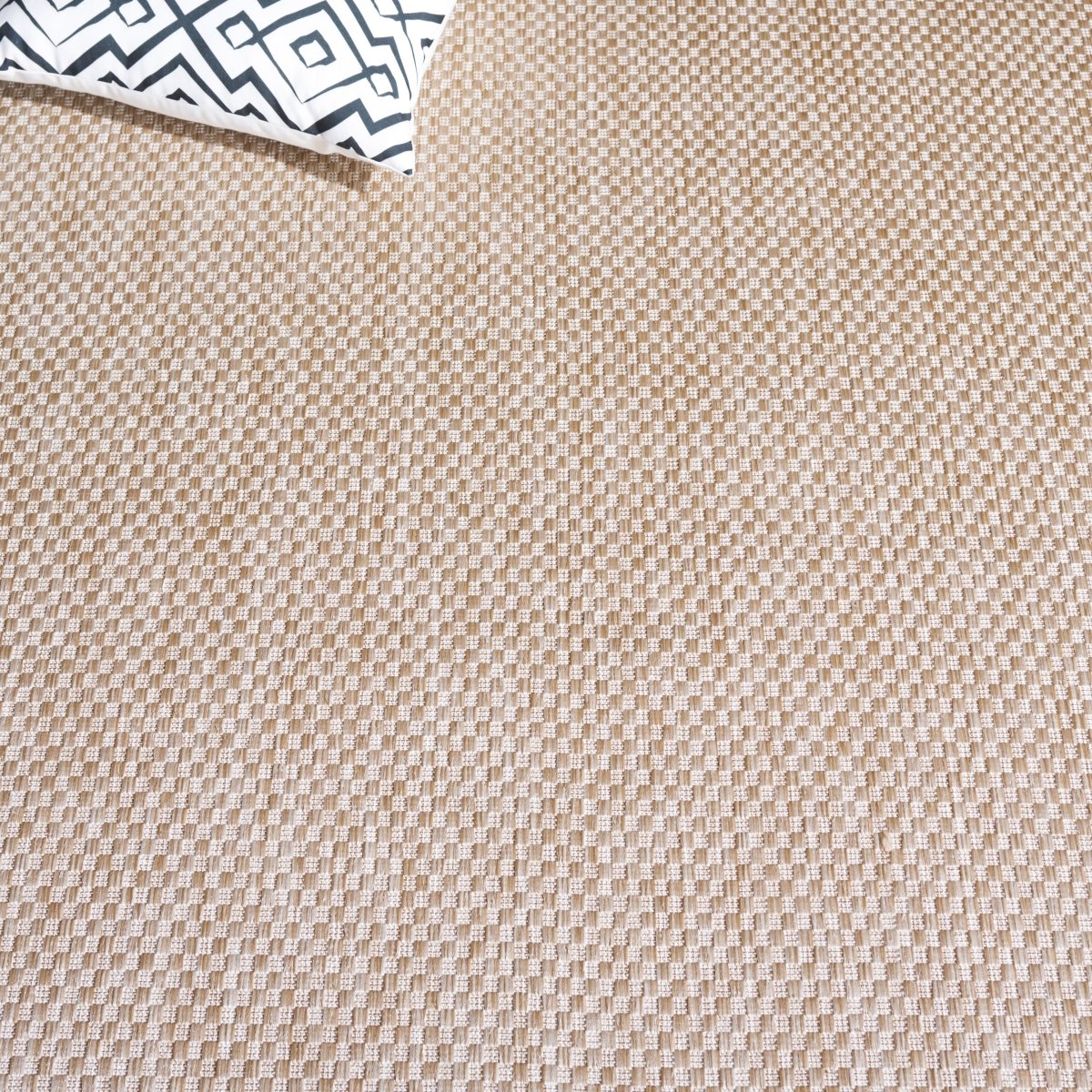 Safavieh Beach House Bhs272B Beige Rug.