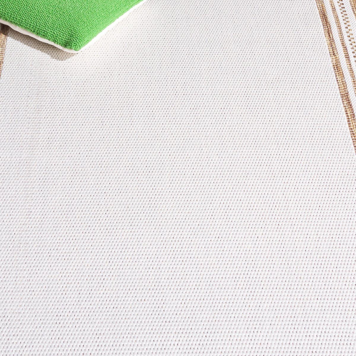 Safavieh Beach House Bhs284B Beige/Brown Rug.