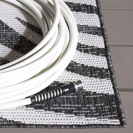 Safavieh Beach House Bhs294H Charcoal/Ivory Rug.