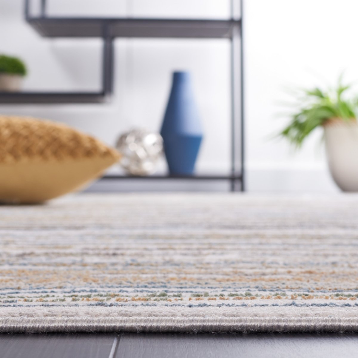 Safavieh Bel Air Bla240B Beige/Grey Rug.