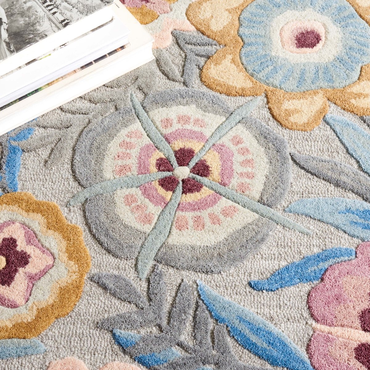 Safavieh Bellagio Blg101U Grey/Pink Rug.