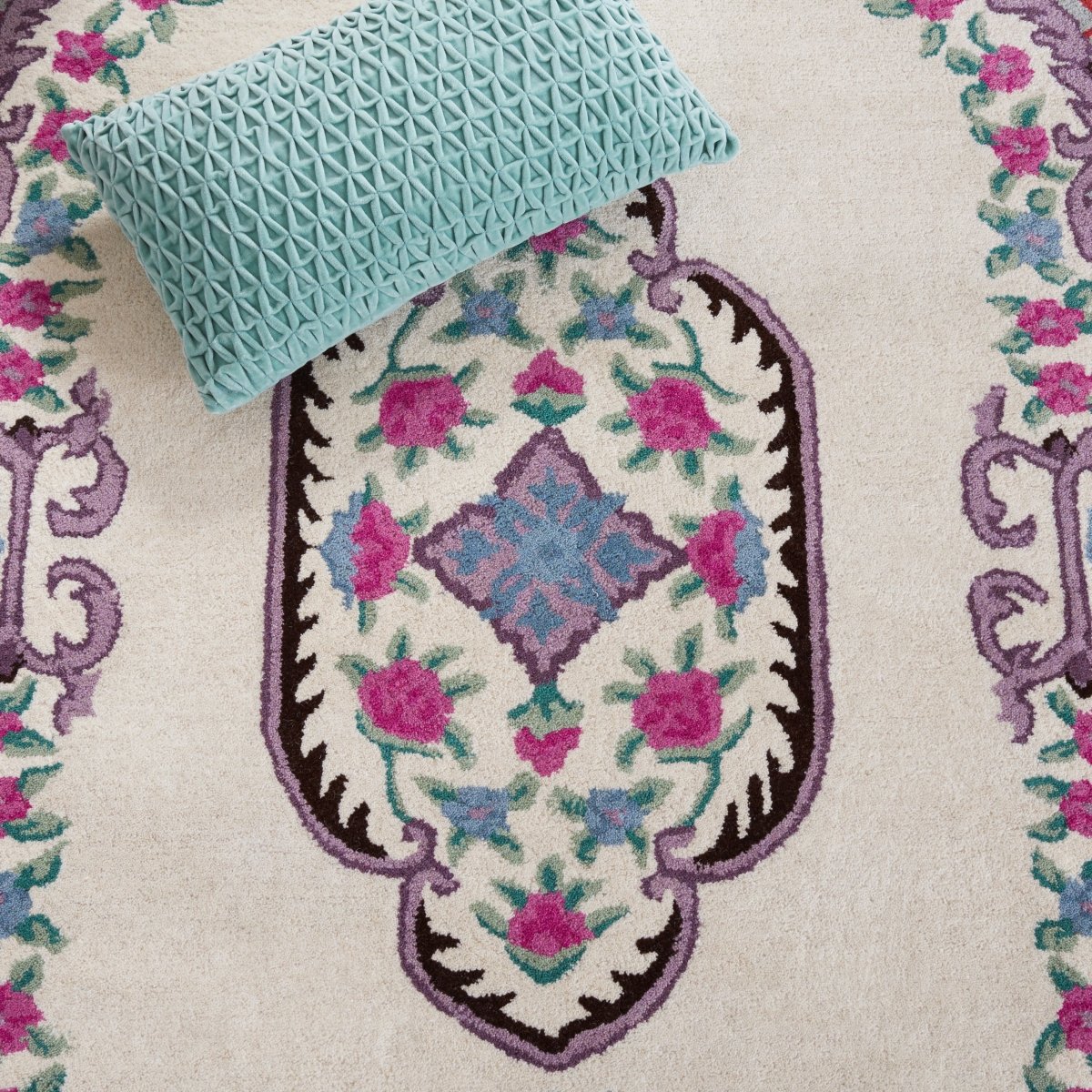 Safavieh Bellagio Blg535B Ivory Rug.