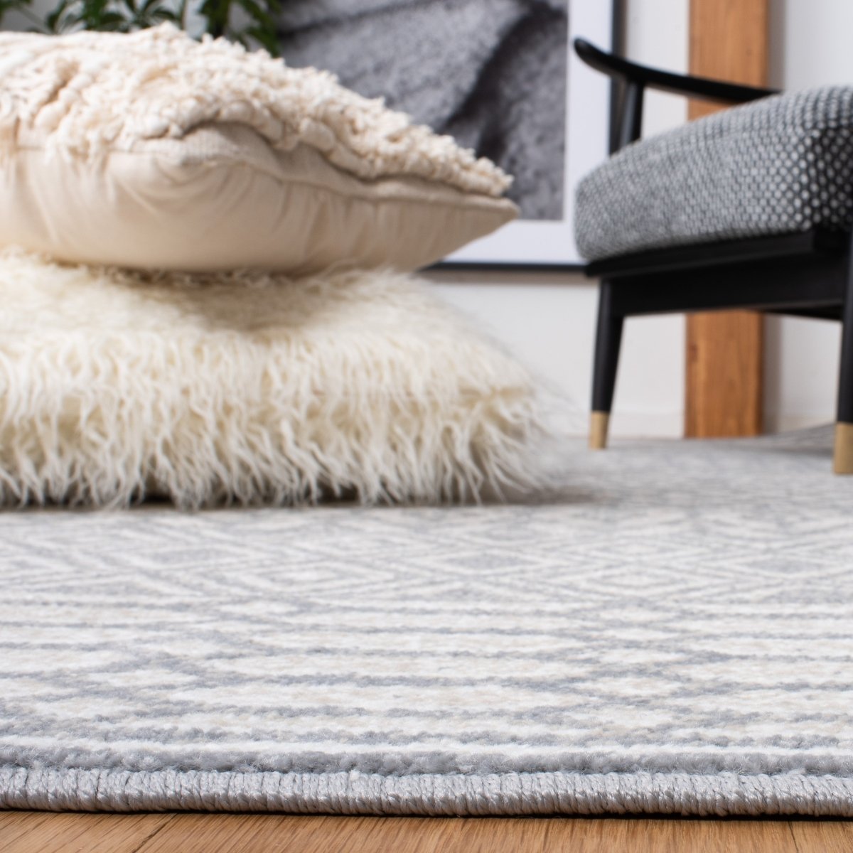Safavieh Belmont Bmt132A Ivory/Grey Rugs.