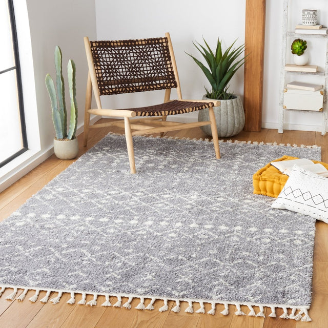 Safavieh Berber Fringe Shag Bfg516G Light Grey/Ivory Rug.