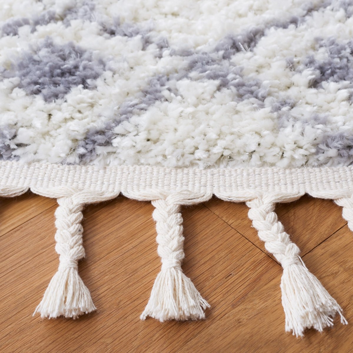 Safavieh Berber Fringe Shag Bfg516J Ivory/Grey Rug.
