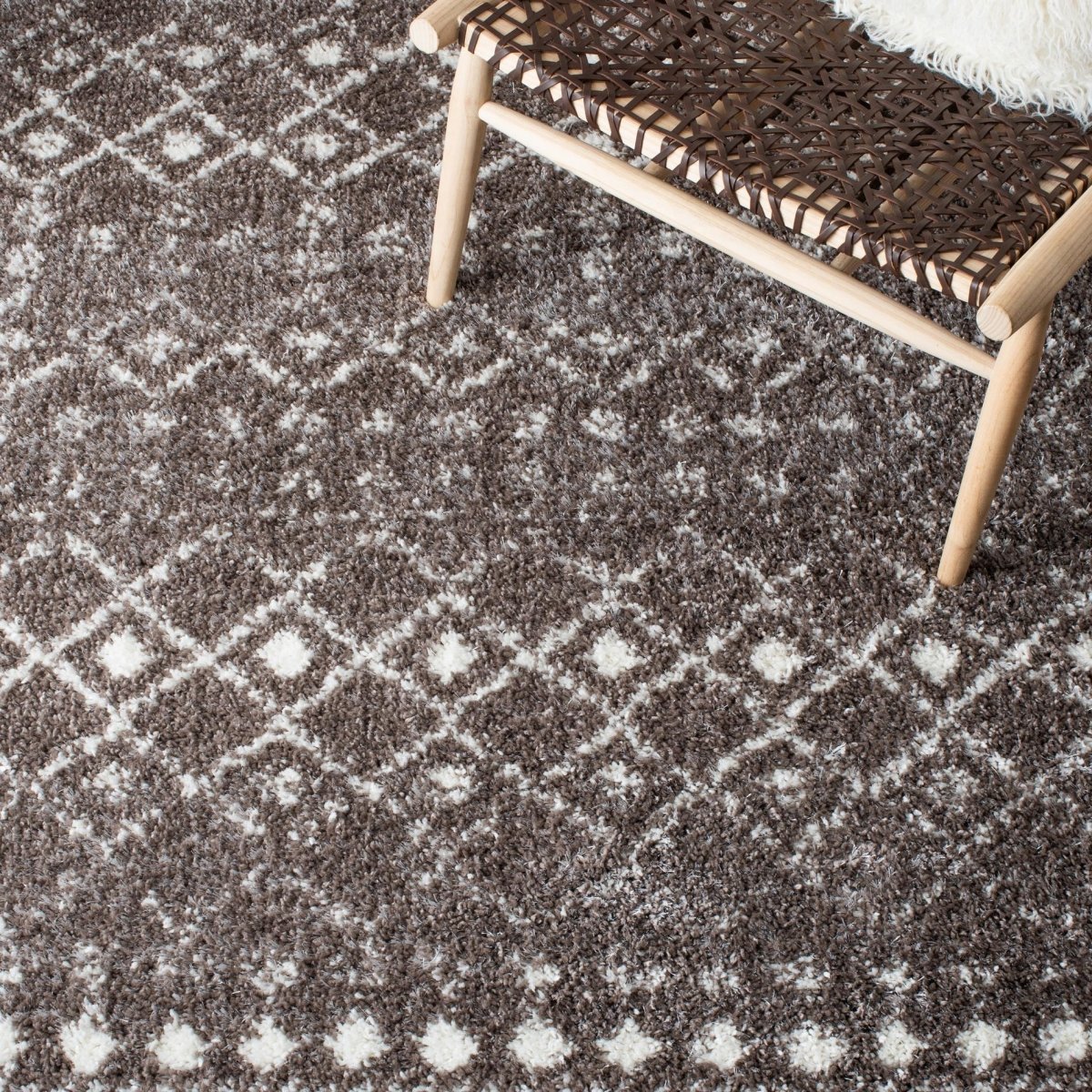 Safavieh Berber Fringe Shag Bfg516T Brown/Ivory Rugs.