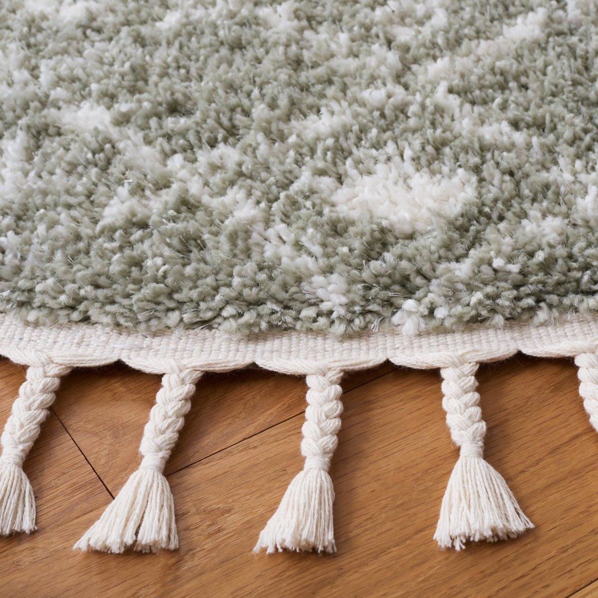 Safavieh Berber Fringe Shag Bfg516W Sage/Ivory Rug.