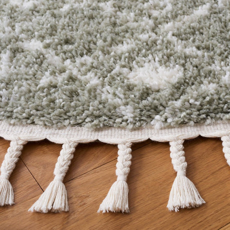 Safavieh Berber Fringe Shag Bfg516W Sage/Ivory Rug.