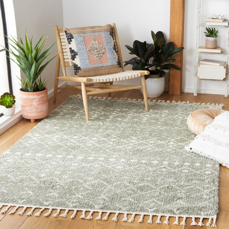 Safavieh Berber Fringe Shag Bfg516W Sage/Ivory Rug.