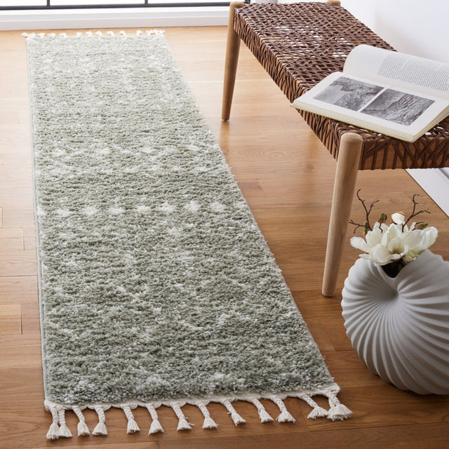 Safavieh Berber Fringe Shag Bfg516W Sage/Ivory Rug.