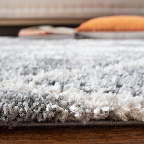 Safavieh Berber Fringe Shag Bfg628F Grey/Cream Rug.