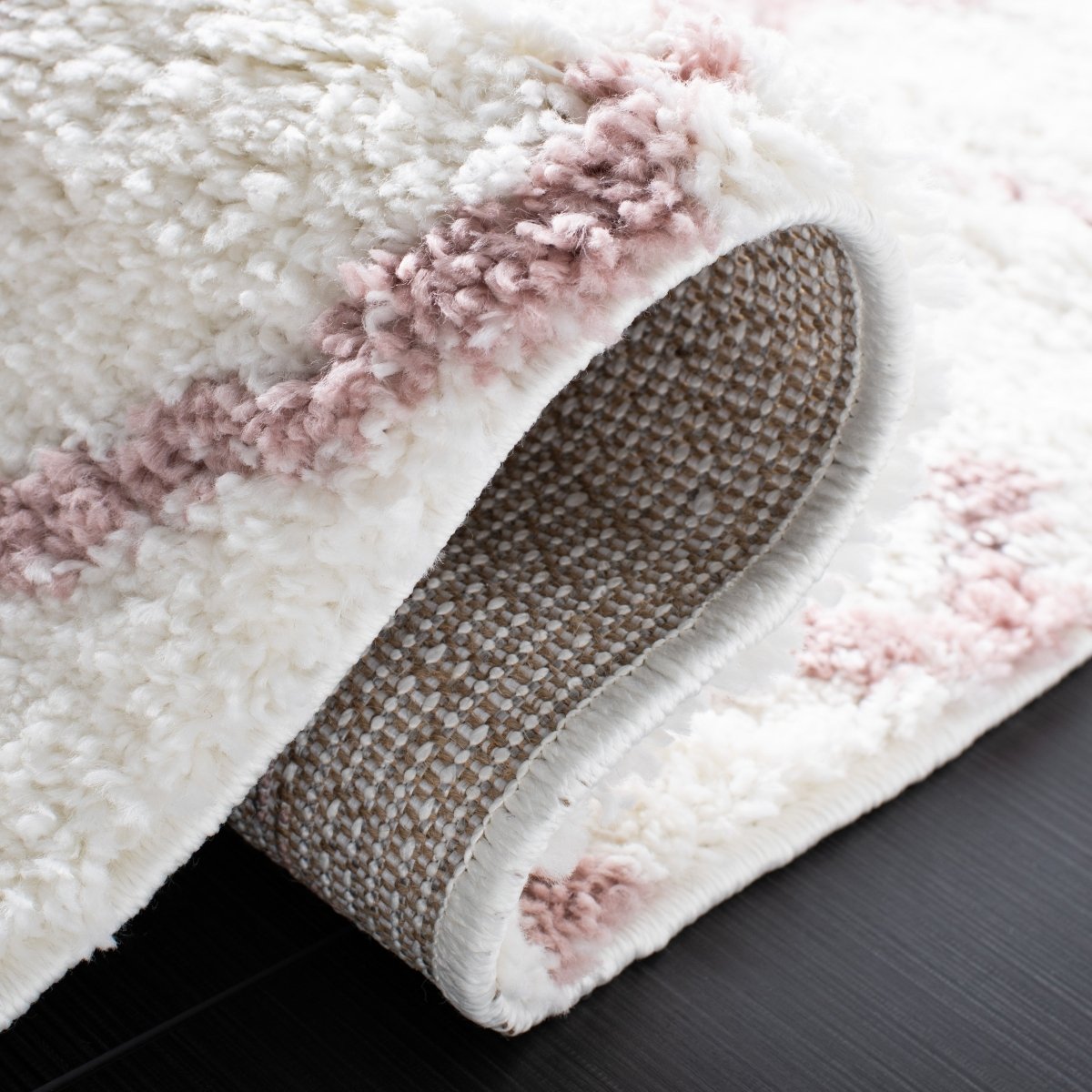 Safavieh Berber Shag Ber165A Ivory/Light Rose Rugs.