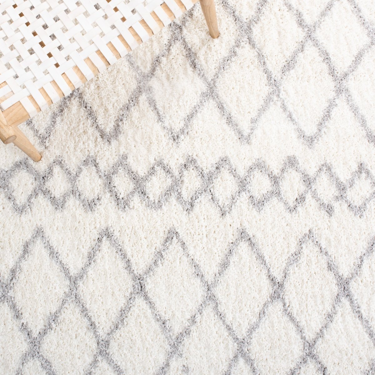 Safavieh Berber Shag Ber165F Ivory/Light Grey Rugs.