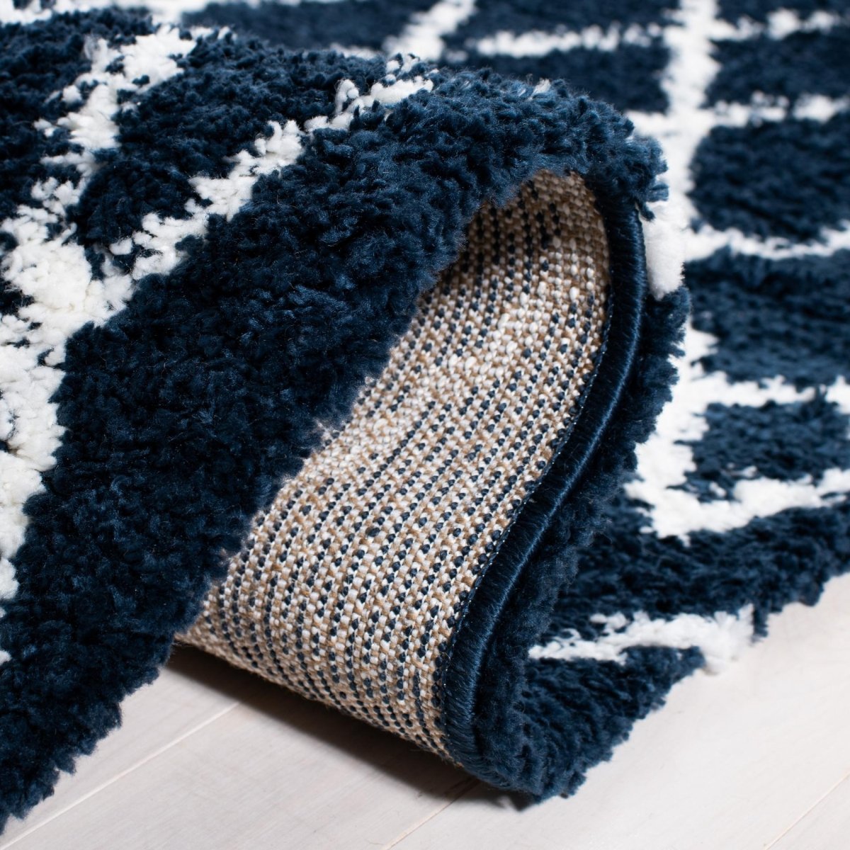 Safavieh Berber Shag Ber165N Navy/Ivory Rugs.