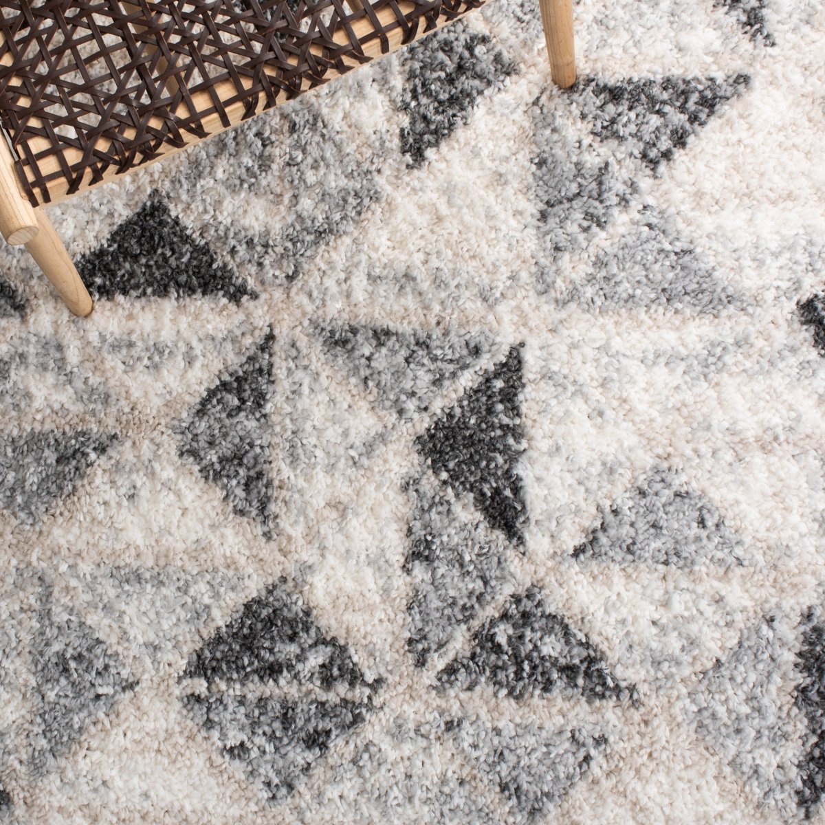 Safavieh Berber Shag Ber422F Grey/Ivory Rugs.