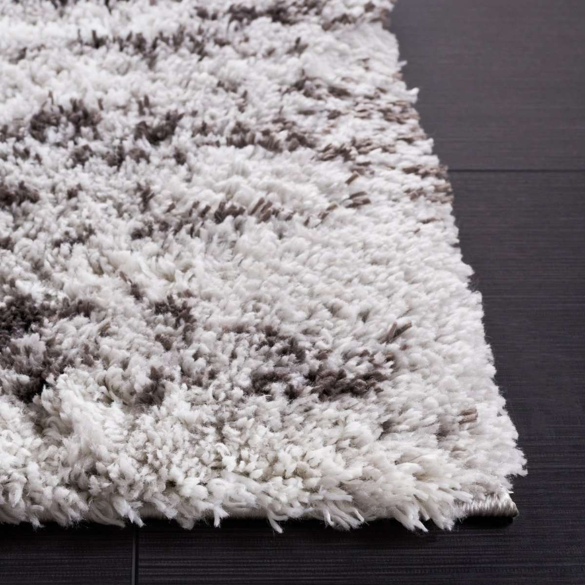 Safavieh Berber Shag Ber539F Grey/Dark Grey Rug.